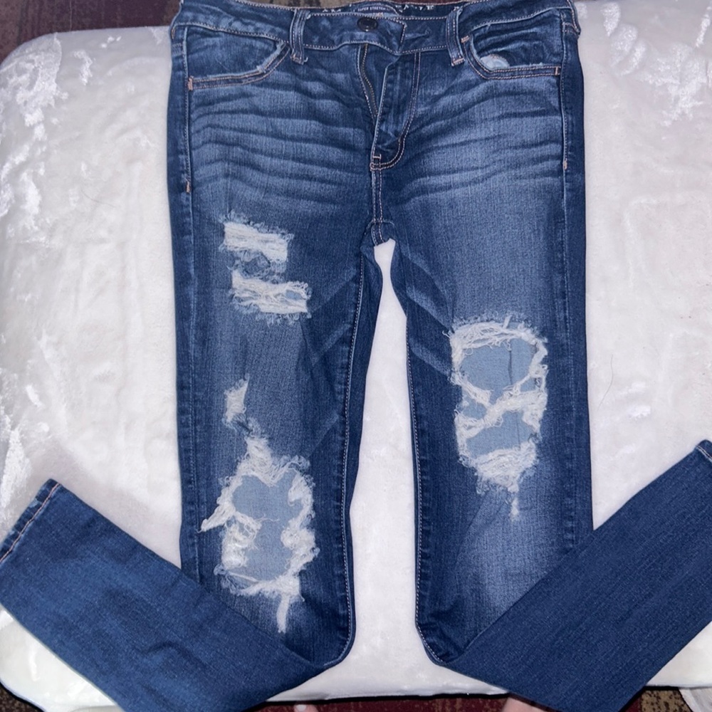 AMERICAN EAGLE JEANS